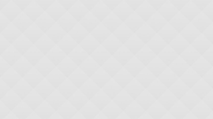 02 Tips for Women Traveling Solo, From Dining Out to Hotel Safety